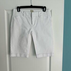 White Bermuda Jean